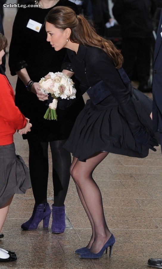 Kate Middleton英国王妃黑丝高跟美腿开Lu（第1张/共7张）