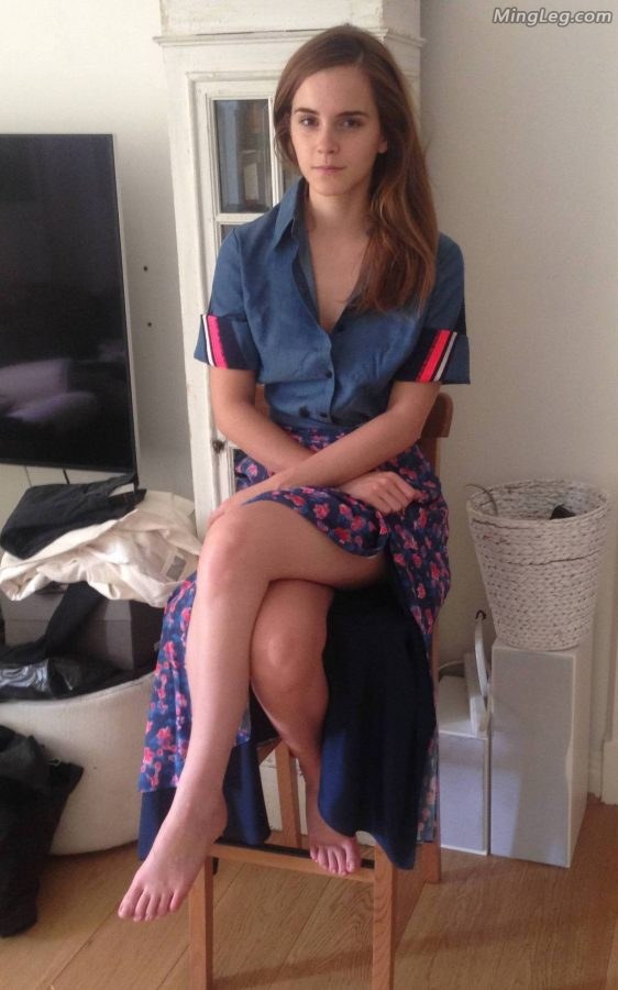 Emma Watson翘美腿玉足生活照片（第1张/共1张）