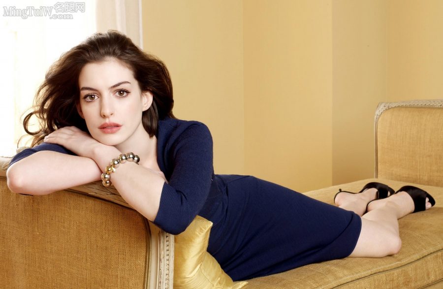 Anne Hathaway写真秀玉足细高跟鞋（第3张/共8张）