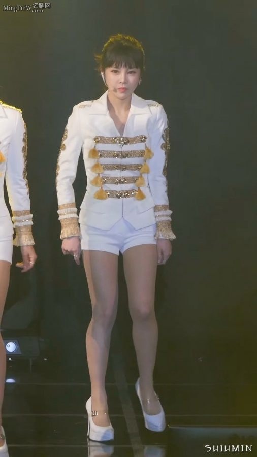T-ara组合《Tiamo》全宝蓝视角美腿高跟舞姿动人 [网盘]（第6张/共9张）
