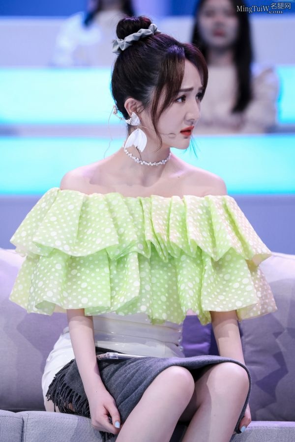 湖南卫视主持四小花同框裙子一个比一个短（第6张/共8张）