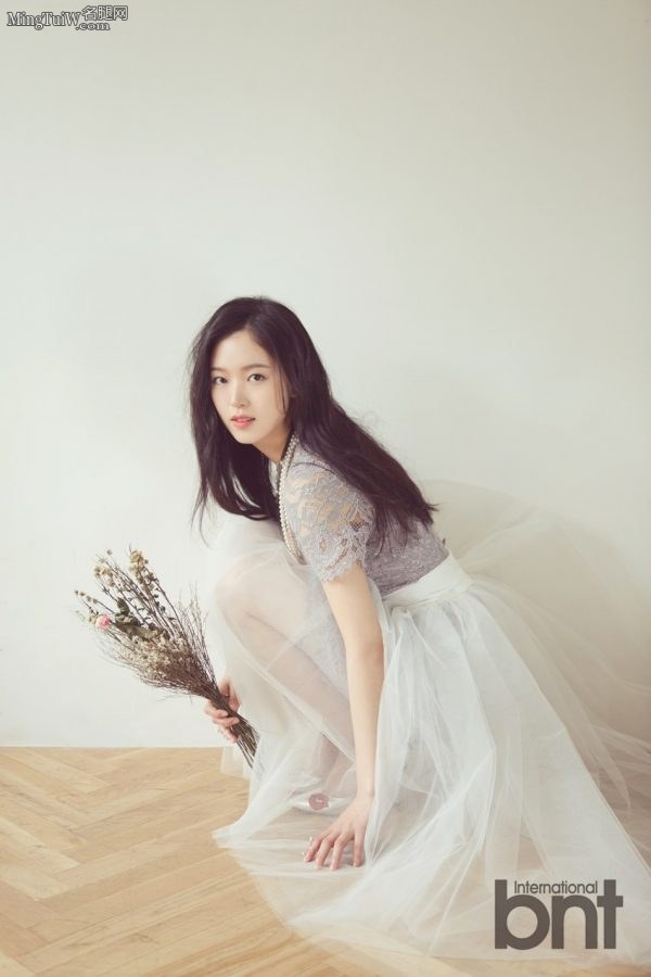 韩国女演员姜汉娜性感女神反转演绎小清新美腿写真（第8张/共18张）