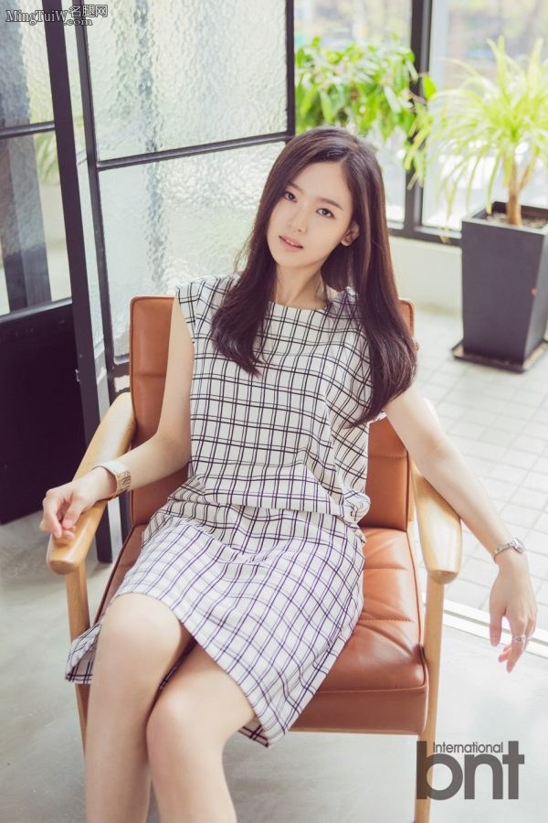 韩国女演员姜汉娜性感女神反转演绎小清新美腿写真（第3张/共18张）
