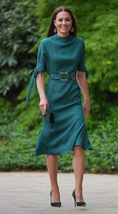 英国王妃Kate Middleton身穿绿裙配绿色尖头高跟气质高贵优雅（第3张/共7张）