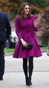 Kate Middleton腿穿加厚黑袜靓丽自信（第5张/共12张）