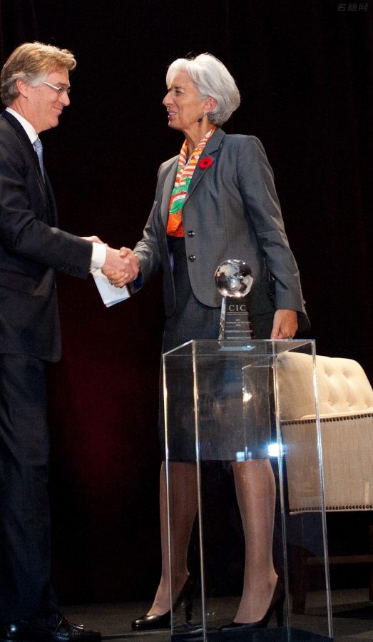 IMF总裁克里斯蒂娜·拉加德丝袜高跟出席活动（第1张/共2张）