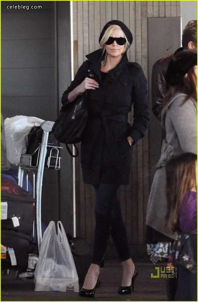 Charlize Theron 查理兹·塞隆 牛仔高跟美脚(2/8)