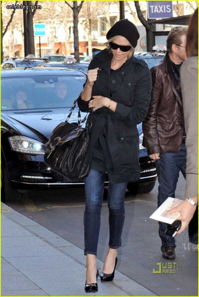 Charlize Theron 查理兹·塞隆 牛仔高跟美脚(4/8)