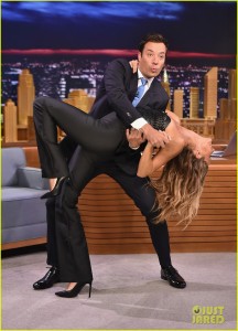 gisele-bundchen-shows-off-epic-dance (4)