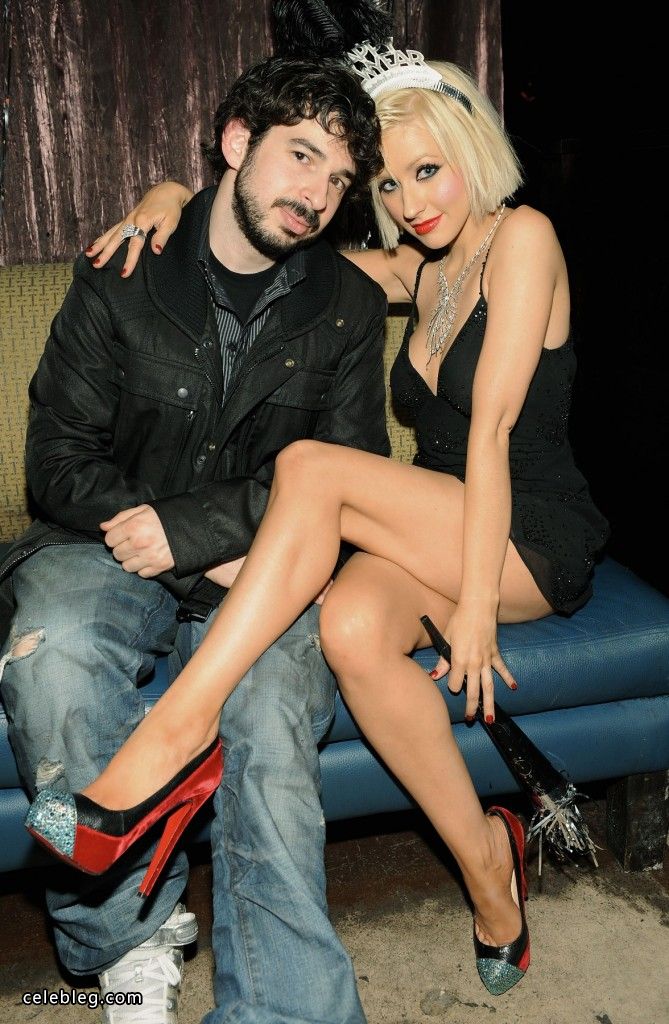Christina Aguilera克里斯蒂娜·阿奎莱拉大长腿现身派对（第1张/共2张）