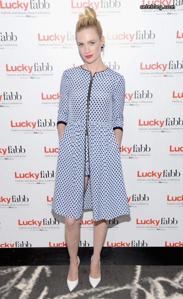 一月姐 January Jones 与《lucky》杂志主编 Eva Chen 齐秀美腿(2/2)
