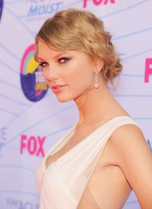 Taylor Swift 泰勒·斯威夫特 美腿美背玉足要什么有什么（第4张/共11张）