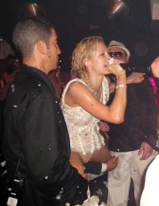 Paris_Hilton_fengkuanglounei (2)