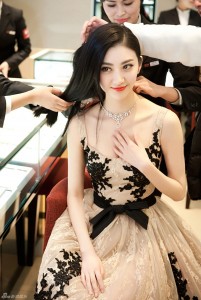 jingtian_dixiongxinggan (1)