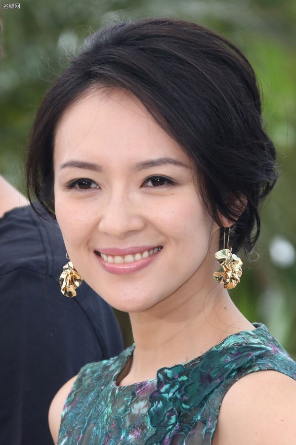 章子怡电影节里展示她华丽的美腿高跟鞋(9/17)