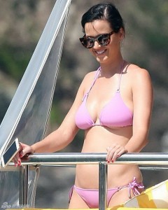流行女歌手Katy Perry凯蒂·佩里穿比基尼劲爆激凸（第5张/共15张）