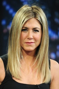 Jennifer_Aniston_longlegsfeet (3)