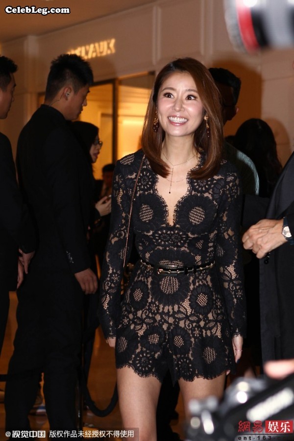 女星林心如踩尖头高跟美腿交叠坐姿太美(9/18)