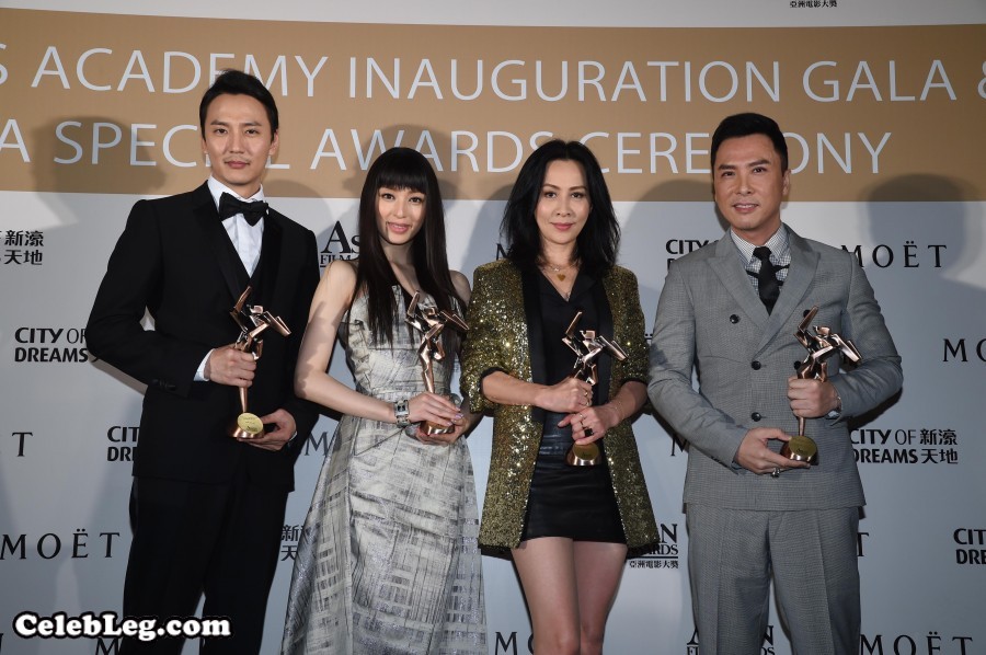 成熟女星刘嘉玲超短皮裙露细白大长腿发亮(6/9)