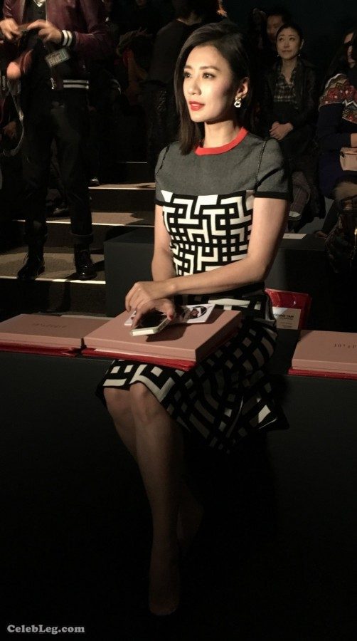 Alyssa Chia watched the show and the photographer secretly photographed her beautiful legs and high heels(4/9)