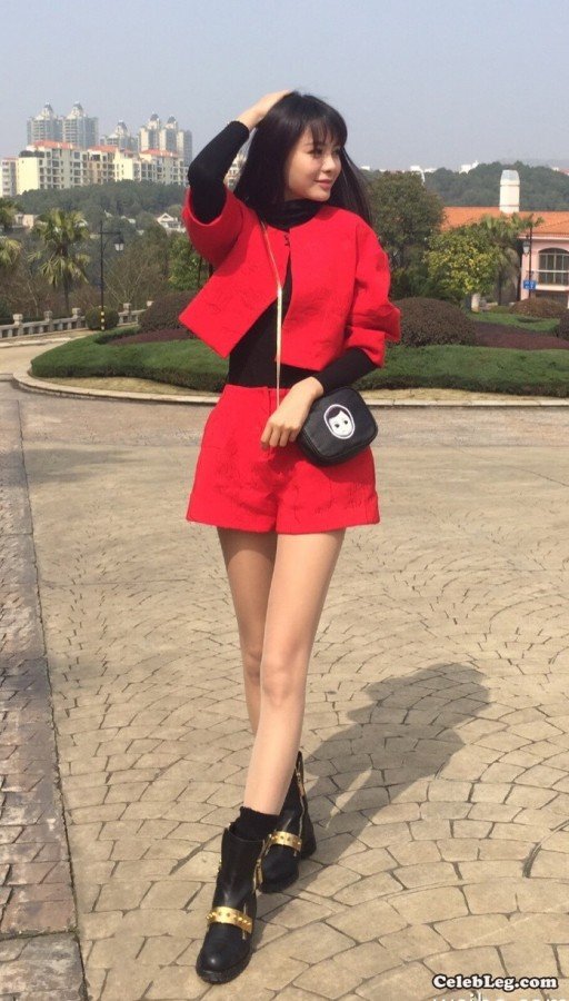 沈梦辰一个靠腿上位的女主播(4/6)