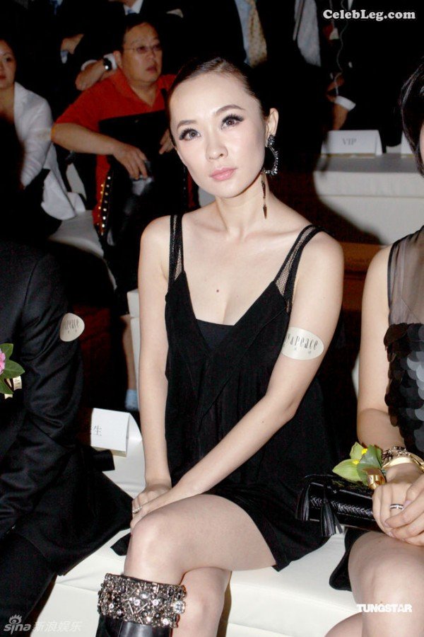  Kelly Chen and Huo Siyan both have beautiful legs in boots, just look at them(27/32)