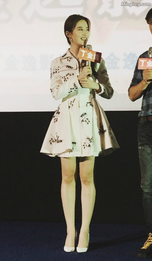 女明星刘亦菲白色高跟玉腿笔直(6/25)