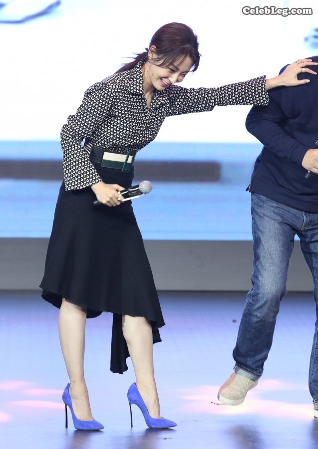  Which of the three actresses Yang Mi, Dilireba and Chen Shu’s high-heeled legs do you want(19/44)