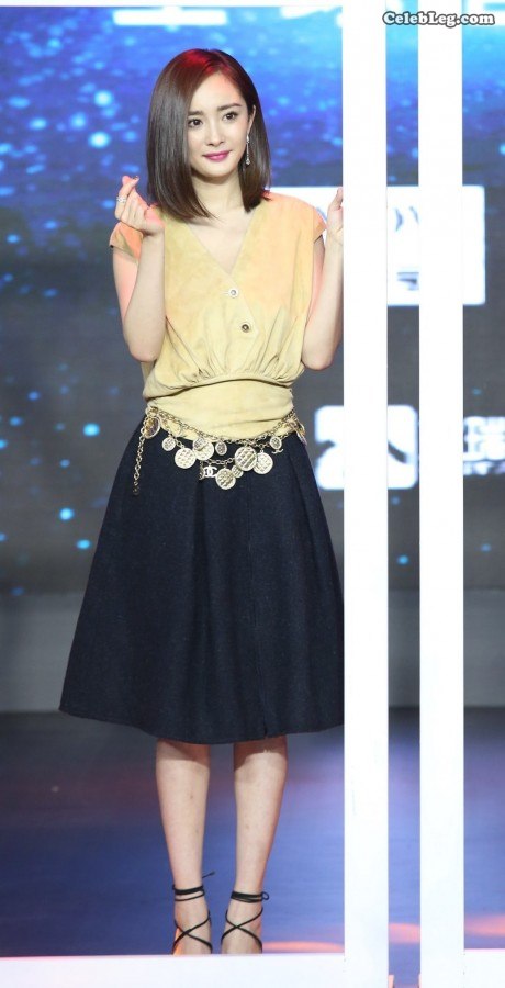 杨幂、迪丽热巴、陈数三位女星的高跟美腿想要哪个(3/44)