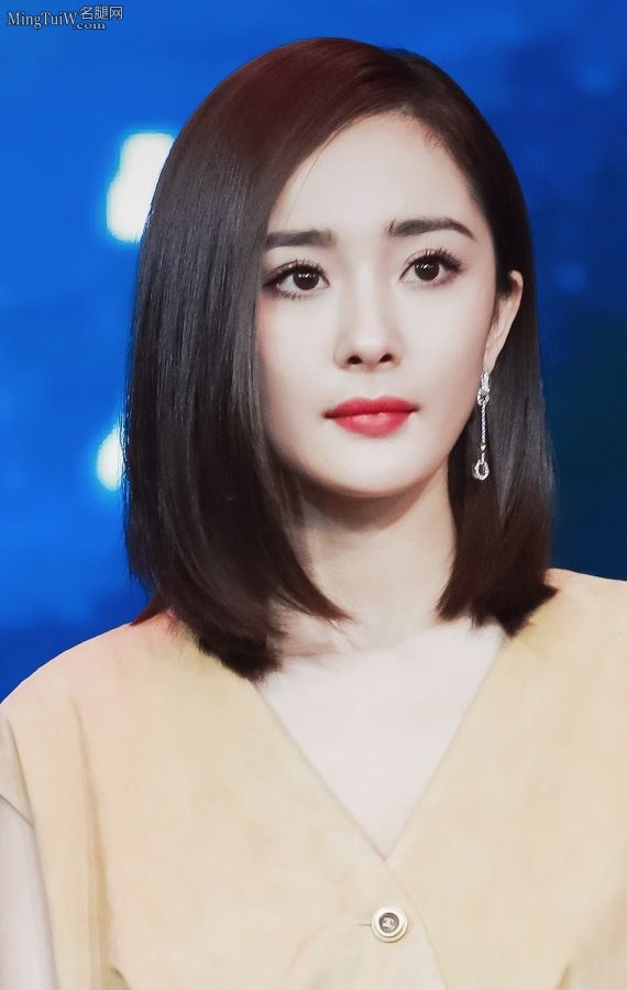 杨幂、迪丽热巴、陈数三位女星的高跟美腿想要哪个(44/44)