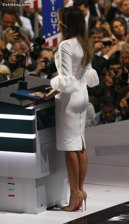 Melania Trump穿细高跟鞋帮助老公竞选总统(3/20)