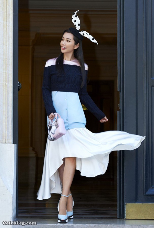 兔女郎李冰冰高跟美腿甜美照片(1/1)