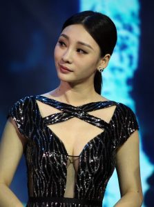 江一燕的大长腿给力刘亦菲加柳岩我都不换