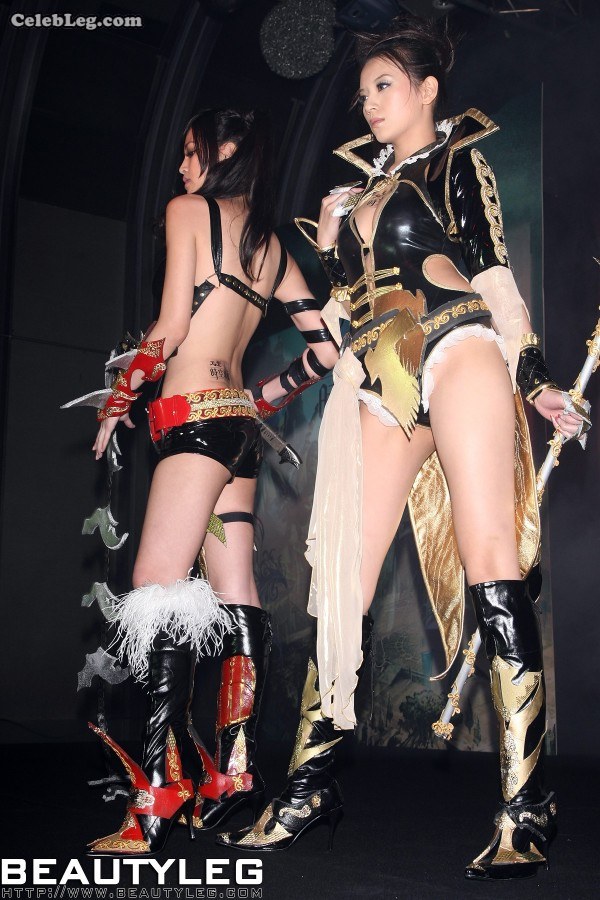 Li Yanjin high-heeled boots and beautiful legs cosplay game character(3/12)
