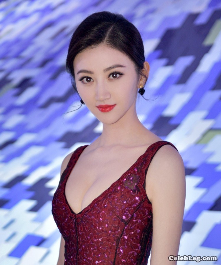 景甜演技没提高胸倒是大了不少(8/13)