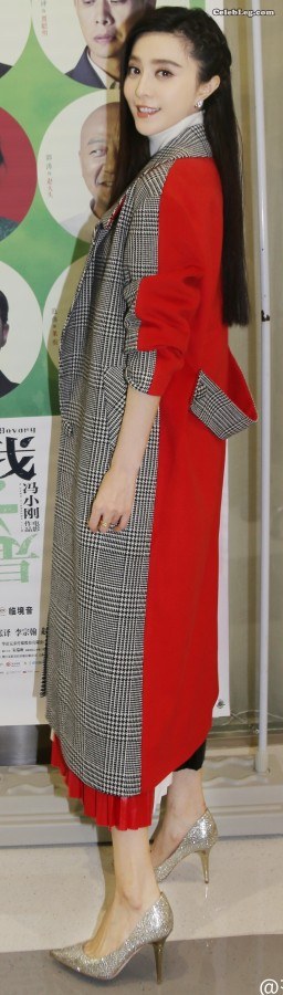 李雪莲范冰冰高跟美脚摩擦摩擦(1/10)