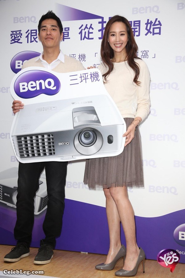  Zhang Junning, the girl next door, has beautiful legs and endorses BenQ(3/22)