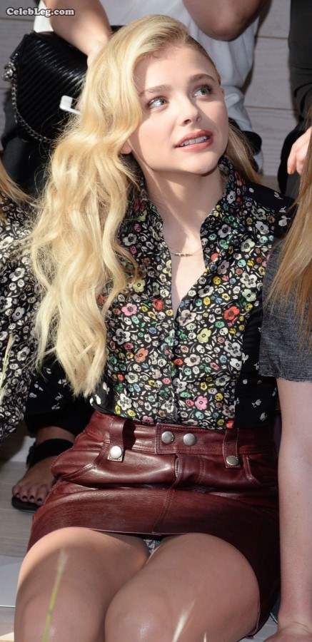 小萝莉Chloe Grace Moretz穿的裙子也太短了(1/7)