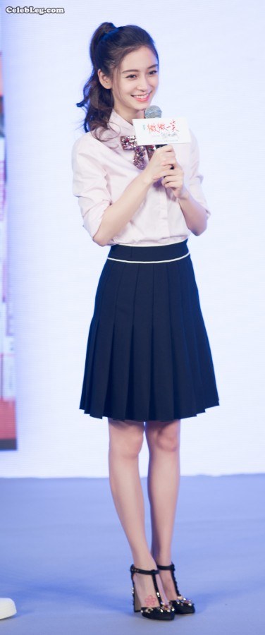 美腿明星angelababy手持屠龙宝刀等你来战(7/13)