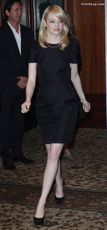 石头姐Emma Stone好白的腿舒服（第2张/共3张）