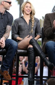 哥伦比亚歌手夏奇拉Shakira长靴大腿