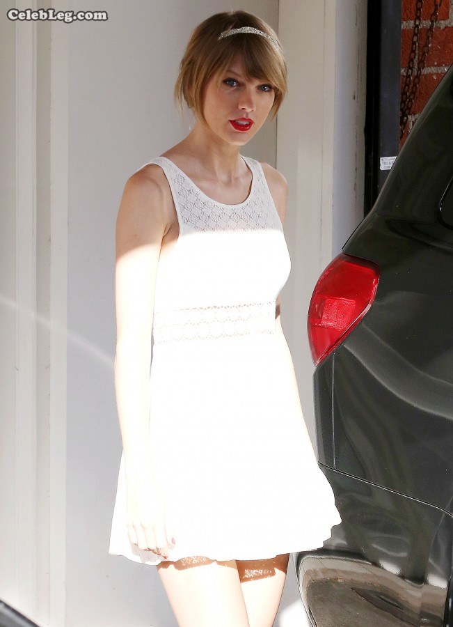 美国歌星Taylor Swift大长腿街拍（第18张/共28张）