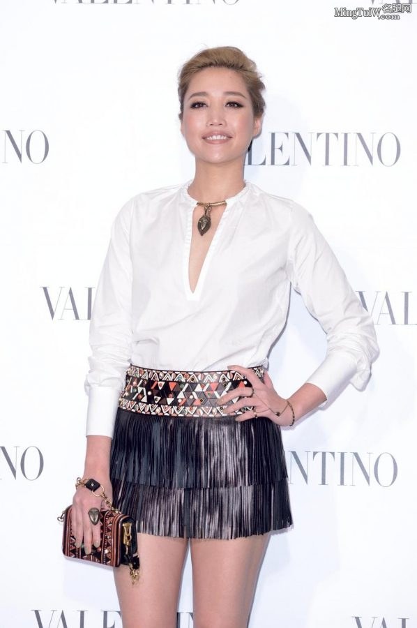  Carina Lau's slender legs put on high-heeled sandals, Zhang Junning and A_Lin Huang Liling added(35/39)