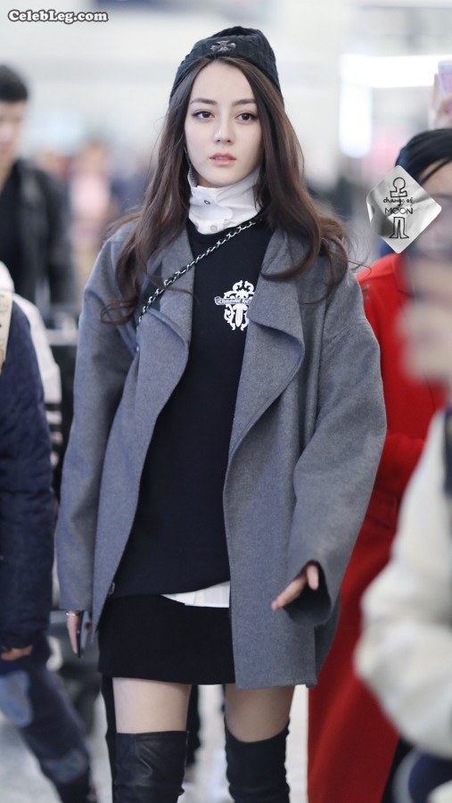 新疆美女迪丽热巴靴子美腿外出真美(3/3)