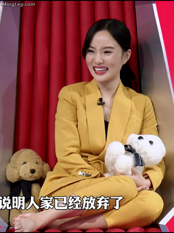 吐槽大会李小璐脱高跟鞋露脚更多镜头请看节目视频(22/41)