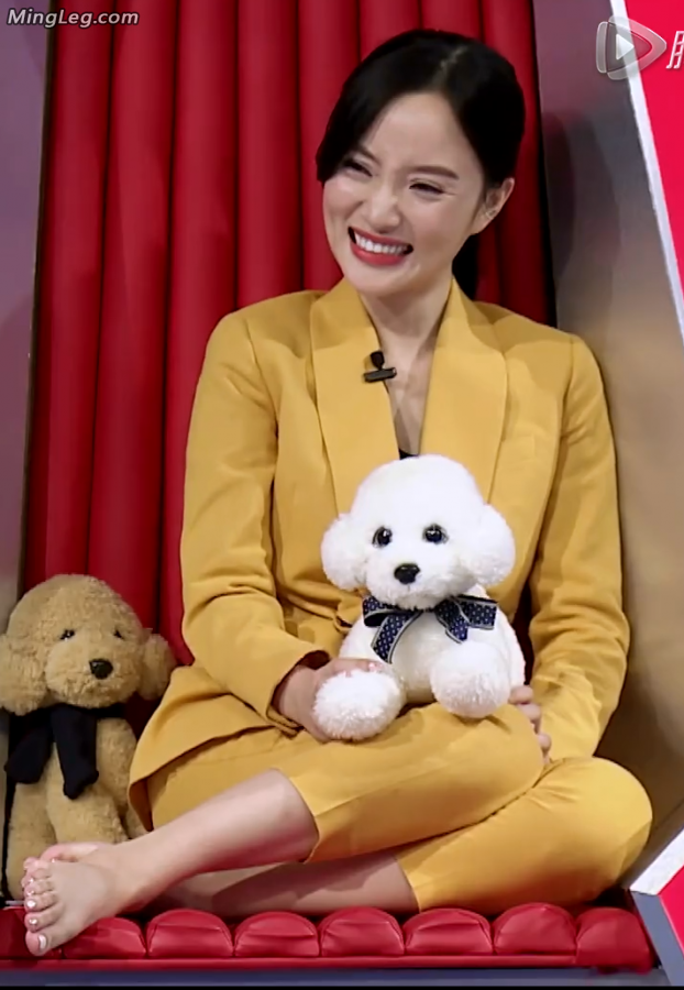 吐槽大会李小璐脱高跟鞋露脚更多镜头请看节目视频(33/41)