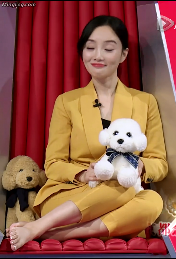 吐槽大会李小璐脱高跟鞋露脚更多镜头请看节目视频(37/41)