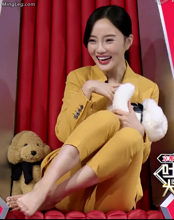吐槽大会李小璐脱高跟鞋露脚更多镜头请看节目视频(18/41)