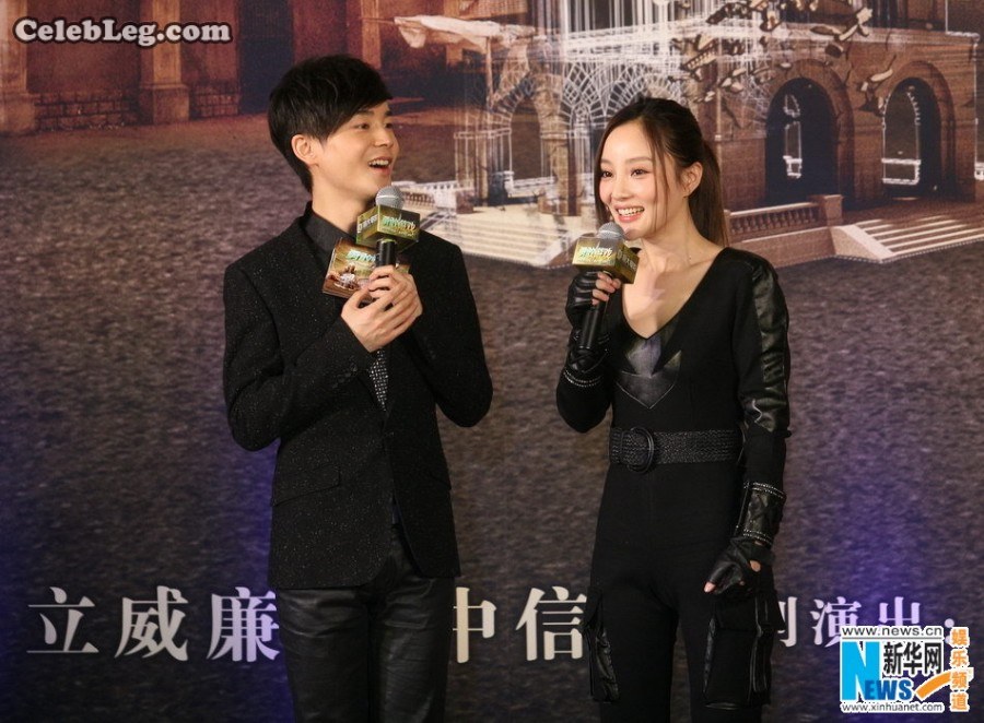 女明星丝袜美腿之李小璐与伊能静两种韵味(12/20)