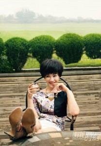 李小冉美腿写真集镂空那套太大胆